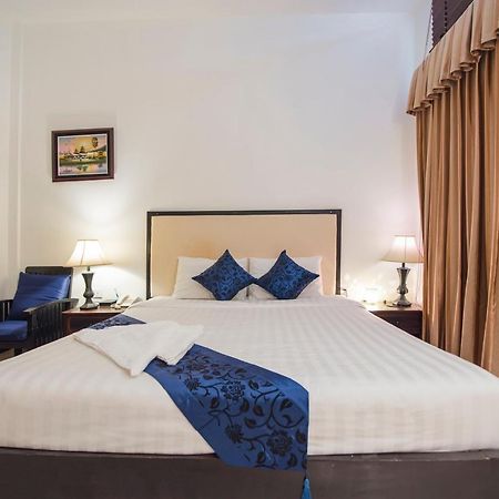 Homesyn Hotel Phnom Penh Exterior foto
