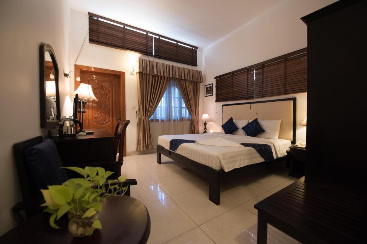 Homesyn Hotel Phnom Penh Exterior foto